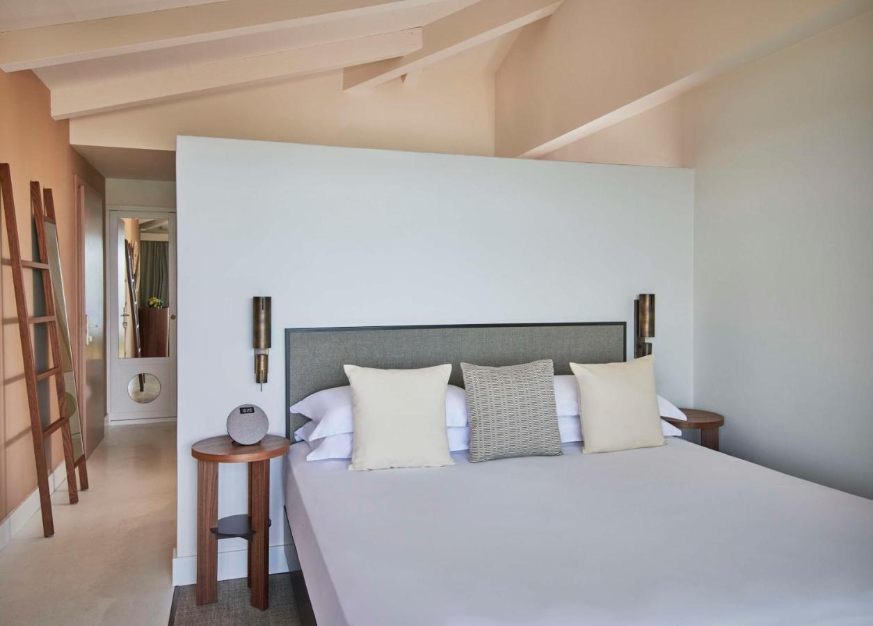 Baia Di Chia Resort Sardinia, Curio Collection By Hilton Exterior photo