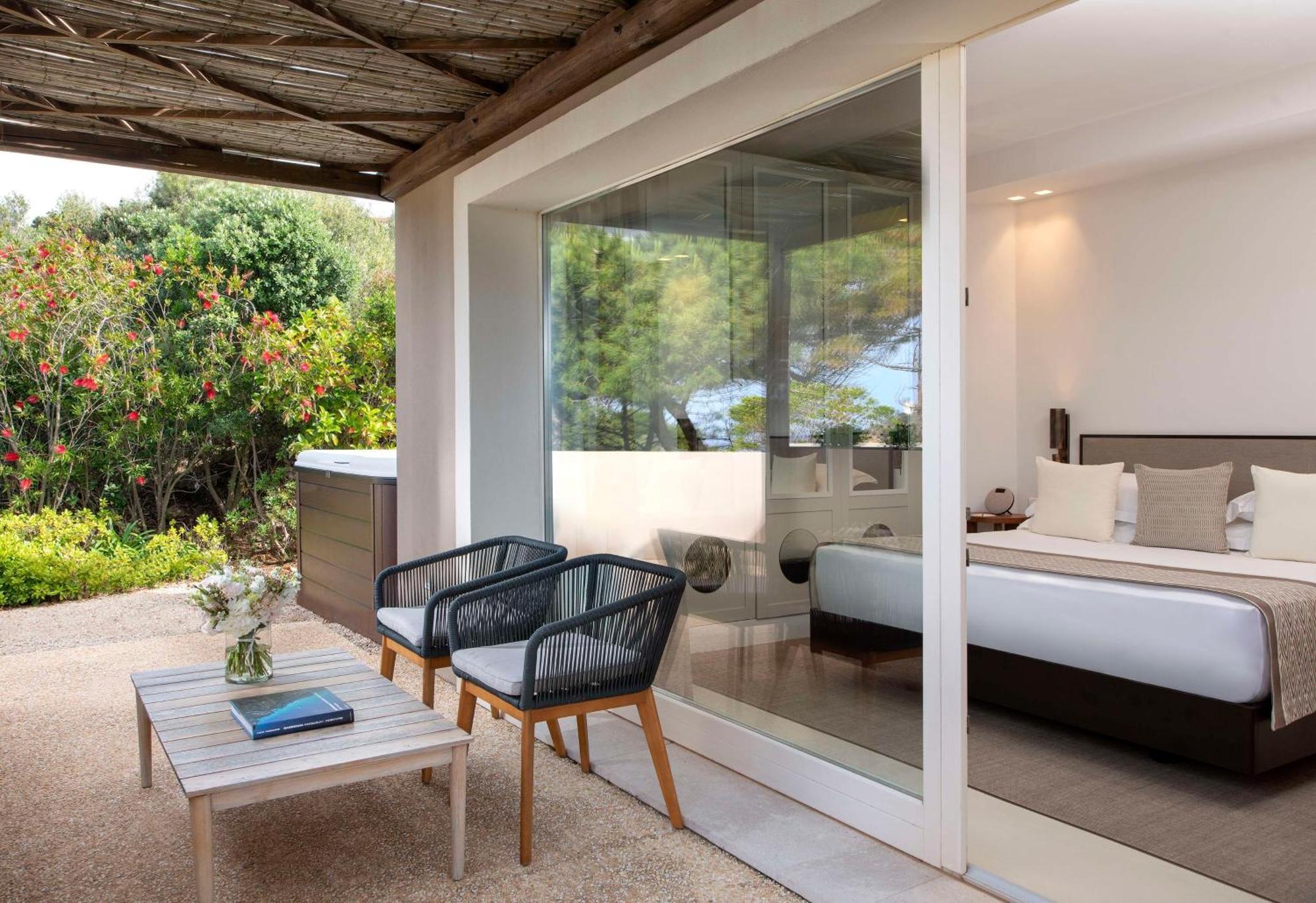 Baia Di Chia Resort Sardinia, Curio Collection By Hilton Exterior photo